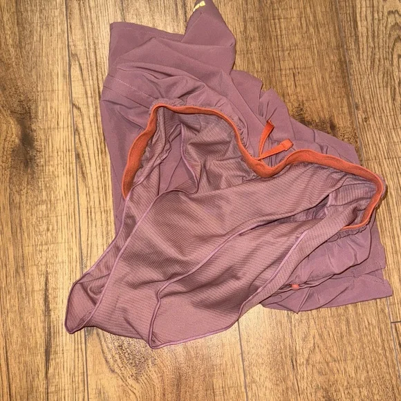 Patagonia Mauve Shorts with Rust Details - Picture 6 of 6